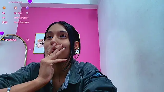 Snapshot of yourcuteneighbourr chatting on 15, 1, 2025 yourcuteneighbourr online show from 15, 1, 2025