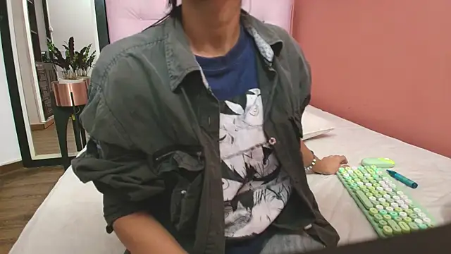 Snapshot of yourcuteneighbourr chatting on 16, 1, 2025 yourcuteneighbourr online show from 16, 1, 2025