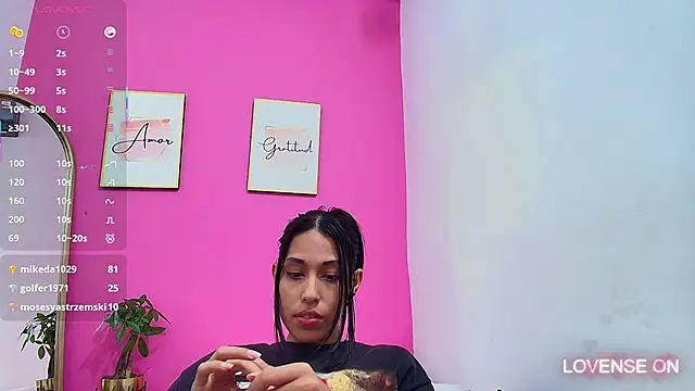 Snapshot of yourcuteneighbourr chatting on 13, 2, 2025 yourcuteneighbourr online show from 13, 2, 2025