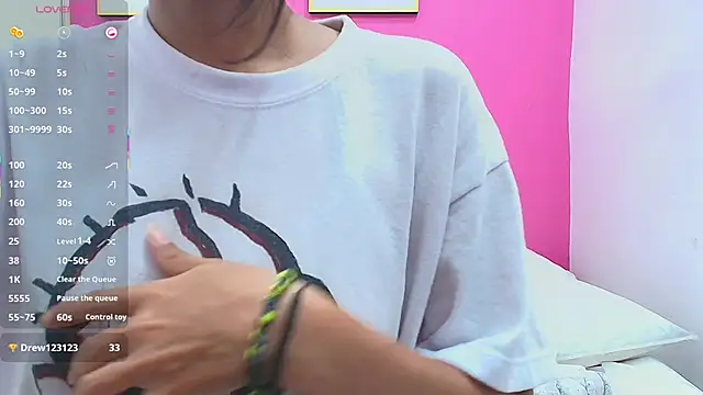 Snapshot of yourcuteneighbourr chatting on 4, 3, 2025 yourcuteneighbourr online show from 4, 3, 2025