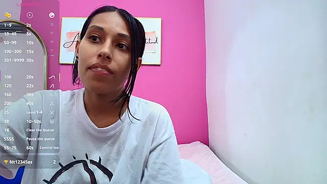 Snapshot of yourcuteneighbourr chatting on 5, 3, 2025 yourcuteneighbourr online show from 5, 3, 2025