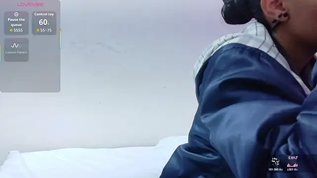 Snapshot of yourcuteneighbourr chatting on 13, 11, 2025 yourcuteneighbourr online show from 13, 11, 2025