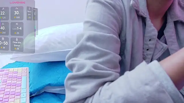 Snapshot of yourcuteneighbourr chatting on 14, 1, 2026 yourcuteneighbourr online show from 14, 1, 2026