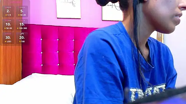 yourcuteneighbourr online show from 11, 6, 2026