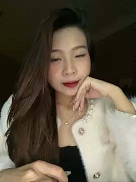 Snapshot of Bae1103 chatting on 4, 2, 2025 Bae1103 online show from 4, 2, 2025