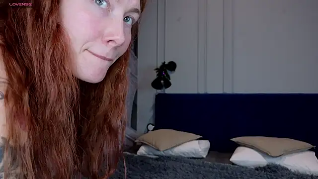 Liv Fay online show from 25, 12, 2024