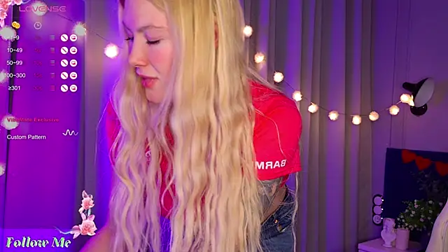 Liv Fay online show from 4, 2, 2025