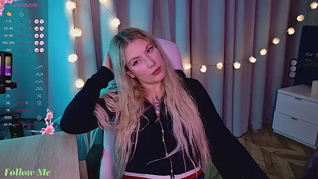 Liv Fay online show from 27, 2, 2025