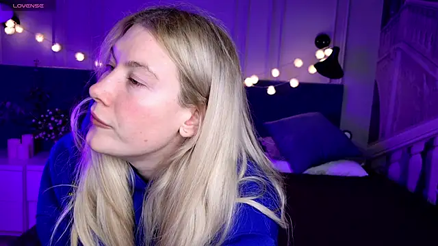 Liv Fay online show from 2, 3, 2025