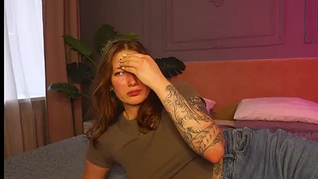 Liv Fay online show from 18, 9, 2025