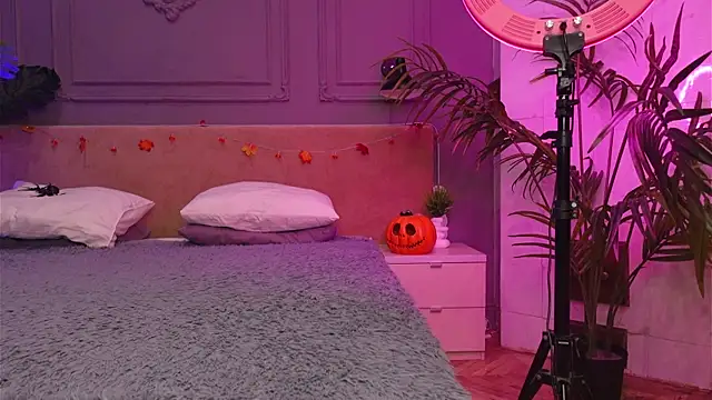 Liv Fay online show from 21, 10, 2025