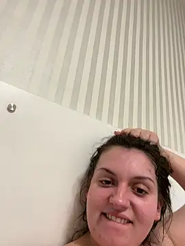 Sxybitch2024 online show from 18, 1, 2026