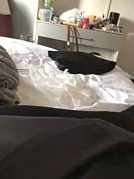 Sxybitch2024 online show from 17, 2, 2026