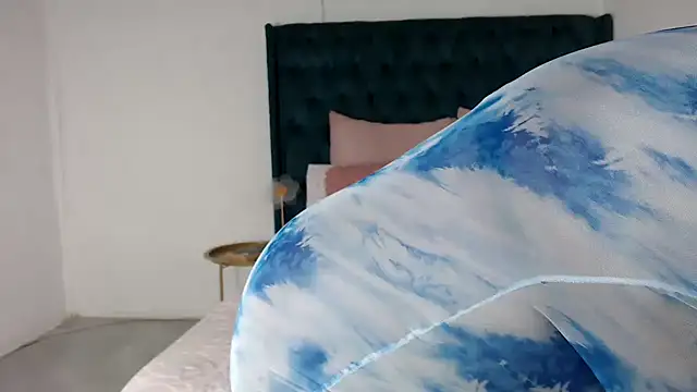 1Blackertheberry1 online show from 18, 2, 2026