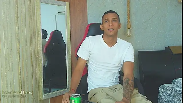 Snapshot of dominic_smith_ chatting on 21, 6, 2026 dominic smith online show from 21, 6, 2026
