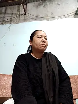 Queen 18200 online show from 18, 12, 2025