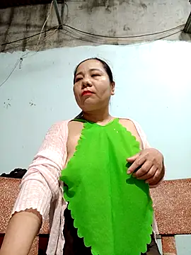 Queen 18200 online show from 27, 2, 2026