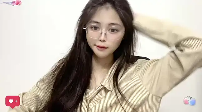 Snapshot of ---MIA--- chatting on 6, 2, 2025 ---MIA--- online show from 6, 2, 2025