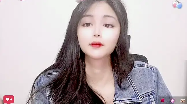 Snapshot of ---MIA--- chatting on 9, 3, 2025 ---MIA--- online show from 9, 3, 2025