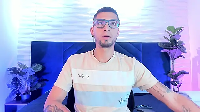 Snapshot of DrakeNeumann chatting on 9, 2, 2026 DrakeNeumann online show from 9, 2, 2026