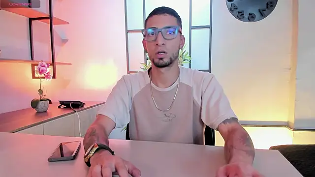 Snapshot of DrakeNeumann chatting on 27, 2, 2026 DrakeNeumann online show from 27, 2, 2026