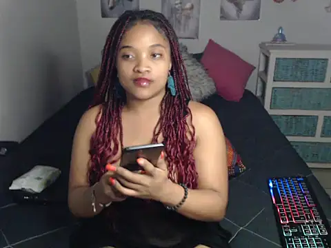 Snapshot of CREAMYCUPCAKExxx chatting on 15, 3, 2025 CREAMYCUPCAKExxx online show from 15, 3, 2025