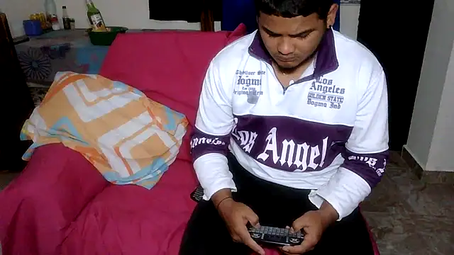 Snapshot of Boycuriousxxx chatting on 19, 6, 2026 Boycuriousxxx online show from 19, 6, 2026