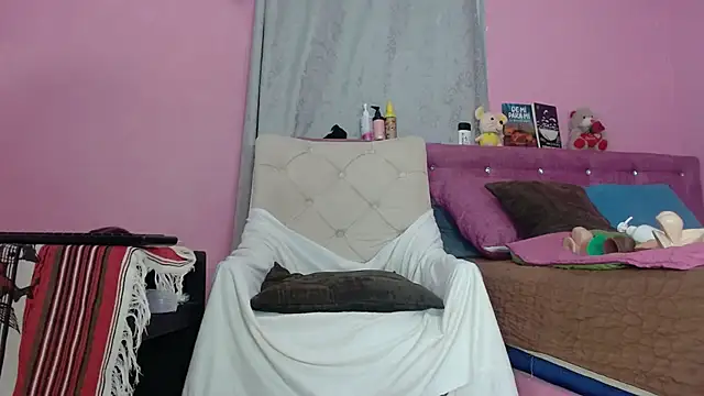 Snapshot of KeillyDiaz chatting on 2, 12, 2024 KeillyDiaz online show from 2, 12, 2024