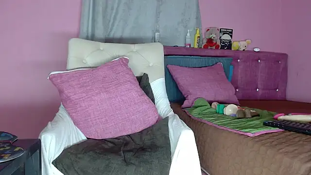 Snapshot of KeillyDiaz chatting on 27, 1, 2025 KeillyDiaz online show from 27, 1, 2025
