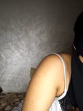 Snapshot of Narimane_maroc chatting on 13, 10, 2025 Narimane maroc online show from 13, 10, 2025