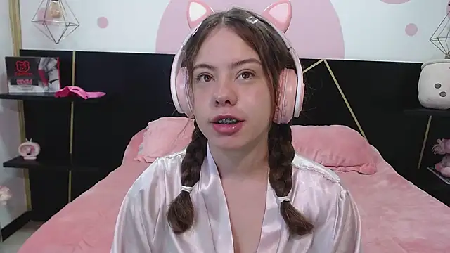 DanniAbbey online show from 18, 3, 2025