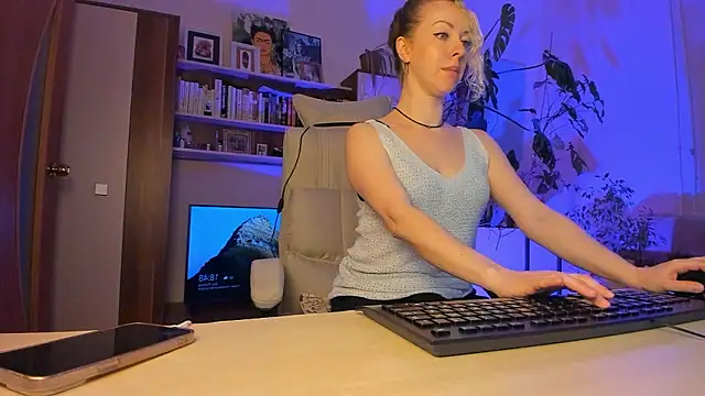 LylithSkye online show from 28, 3, 2026