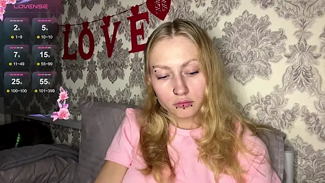 Snapshot of MarthaGees chatting on 26, 10, 2025 MarthaGees online show from 26, 10, 2025