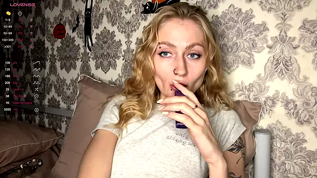 Snapshot of MarthaGees chatting on 10, 11, 2025 MarthaGees online show from 10, 11, 2025