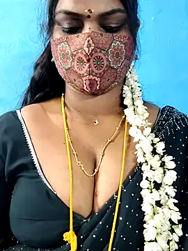 Snapshot of mayaa2u chatting on 8, 7, 2026 mayaa2u online show from 8, 7, 2026