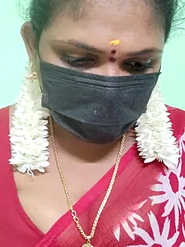 Snapshot of malliga98 chatting on 3, 3, 2025 malliga98 online show from 3, 3, 2025