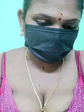 Snapshot of malliga98 chatting on 5, 3, 2025 malliga98 online show from 5, 3, 2025