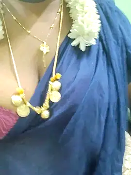 Snapshot of malliga98 chatting on 15, 9, 2025 malliga98 online show from 15, 9, 2025