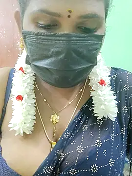 Snapshot of malliga98 chatting on 14, 10, 2025 malliga98 online show from 14, 10, 2025