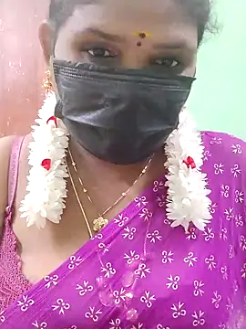 Snapshot of malliga98 chatting on 15, 10, 2025 malliga98 online show from 15, 10, 2025