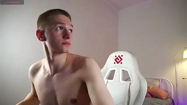 Snapshot of dustyn_fox chatting on 20, 3, 2025 dustyn fox online show from 20, 3, 2025