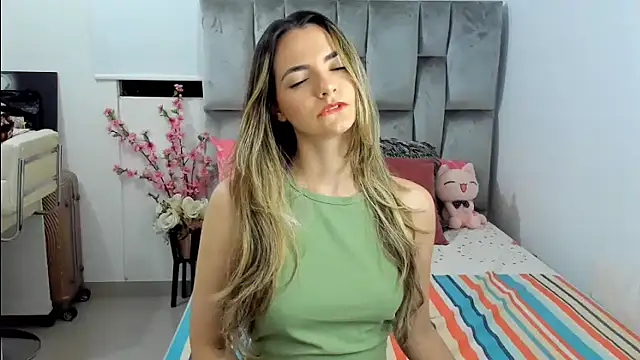 baby-miah online show from 30, 12, 2024