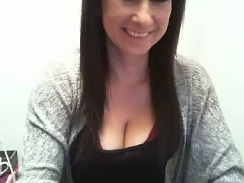 Snapshot of Jennys_room_77 chatting on 4, 1, 2025 Jennys room 77 online show from 4, 1, 2025