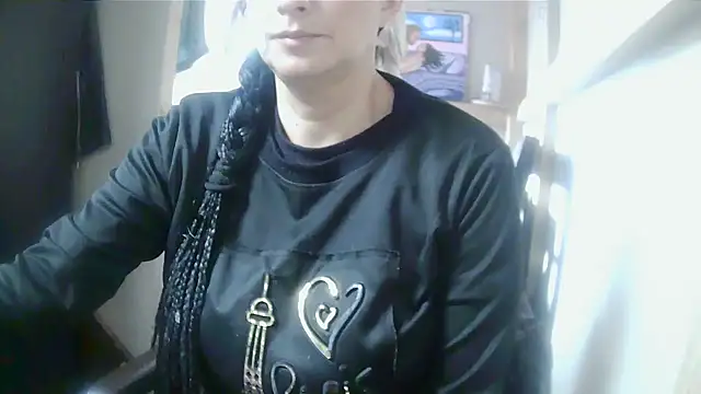 Snapshot of Jennys_room_77 chatting on 4, 5, 2026 Jennys room 77 online show from 4, 5, 2026