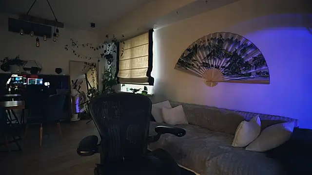 Snapshot of Leona_Mell chatting on 20, 2, 2026 Leona Mell online show from 20, 2, 2026