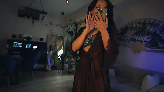 Snapshot of Leona_Mell chatting on 3, 3, 2026 Leona Mell online show from 3, 3, 2026