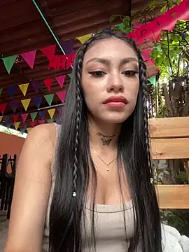 Effy Bonny online show from 2, 3, 2025