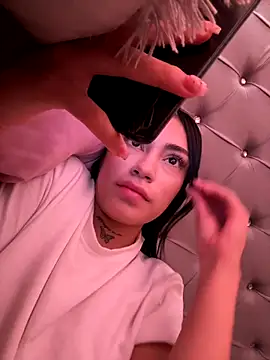 Effy Bonny online show from 13, 12, 2025