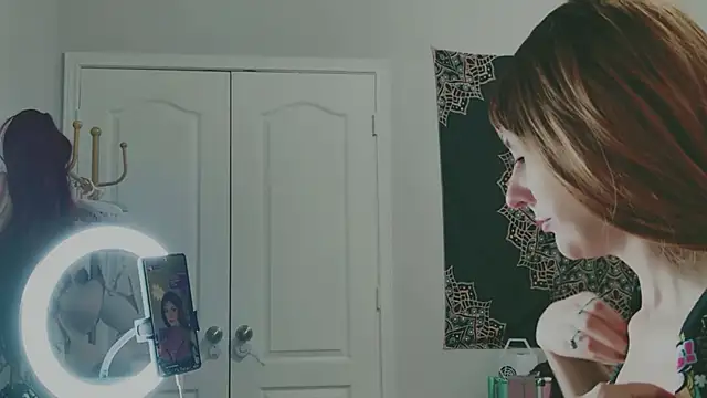 Snapshot of MissyRoulette chatting on 13, 11, 2025 MissyRoulette online show from 13, 11, 2025