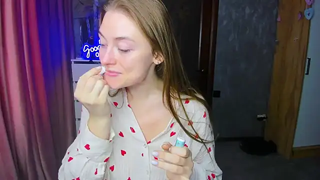 Demure Smile online show from 18, 9, 2025